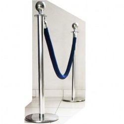 Set de 7 parantes de aluminio brillante con 7 cordones de terciopelo